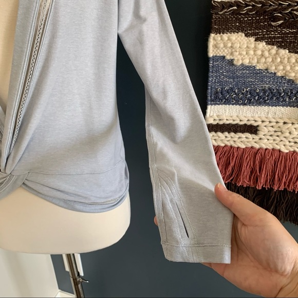 IVIVVA ▪️Own the move Twist Front Top. Sz 14 - Picture 5 of 6